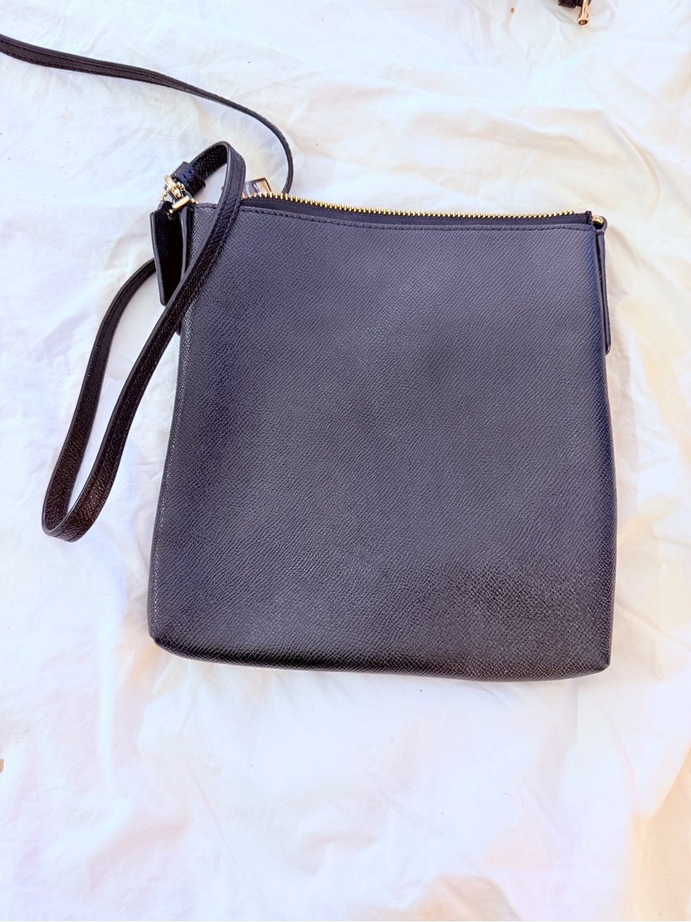 Coach Black Leather Crossbody Bag Pebbled Leather Zip Top (Needs Strap Repair) - Picture 4 of 4